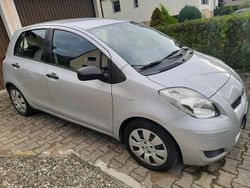 Grau Gebraucht 2009 Toyota Yaris Kleinwagen | 3.700 € (Teuer)