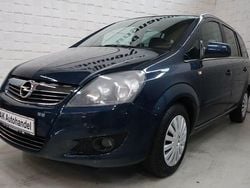 Blau Gebraucht 2011 Opel Zafira Design Edition Van / Kleinbus | 7.890 € (Teuer)