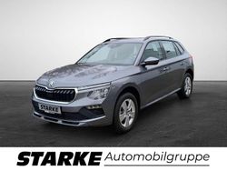 Graphitegrau metallic Gebraucht 2025 Skoda Kamiq Selection SUV | 22.750 € (Guter Preis)