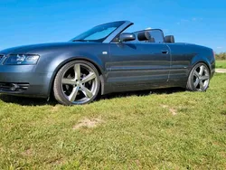 Grau Gebraucht 2005 Audi A4 Cabriolet Cabrio | 10.900 €