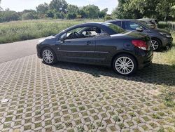 Schwarz Gebraucht 2010 Peugeot 207 CC Roland Garros Cabrio | 5.000 € (Etwas zu teuer)