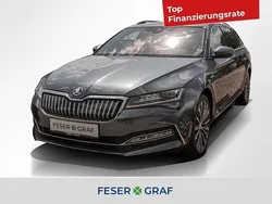 Quarzgrau metallic Gebraucht 2021 Skoda Superb LAURIN & KLEMENT Kombi | 29.440 € (Fairer Preis)