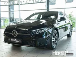 Kosmosschwarz Gebraucht 2024 Mercedes A200 Progressive Limousine | 32.900 € (Etwas zu teuer)