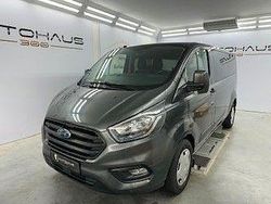 Grau Gebraucht 2018 Ford Transit Van / Kleinbus | 23.990 €