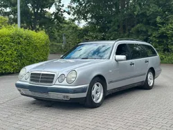 Silber Gebraucht 1998 Mercedes E200 Kombi | 2.900 € (Guter Preis)