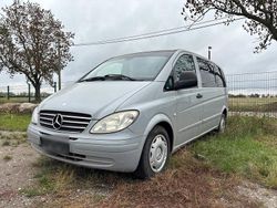 Grau Gebraucht 2004 Mercedes Viano Van / Kleinbus | 4.000 €