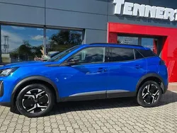 Blau Gebraucht 2024 Peugeot 2008 Allure SUV | 19.900 € (Guter Preis)