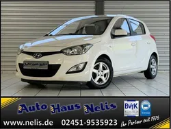 Weiß Gebraucht 2012 Hyundai i20 Edition Kleinwagen | 6.490 € (Teuer)