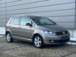 Braun Gebraucht 2012 VW Golf Style Limousine | 9.400 € (Teuer)