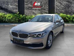 Kaschmirsilber metallic (metallic) Gebraucht 2019 BMW 520 Sport Line Limousine | 28.990 € (Guter Preis)