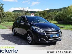 Schwarz Gebraucht 2018 Peugeot 208 Active Kleinwagen | 9.490 € (Etwas zu teuer)