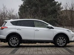 Weiß Gebraucht 2017 Toyota RAV4 Hybrid Edition-S SUV | 16.000 € (Fairer Preis)