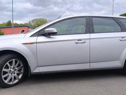 Silber Gebraucht 2010 Ford Mondeo Titanium Kombi | 2.000 € (Etwas zu teuer)