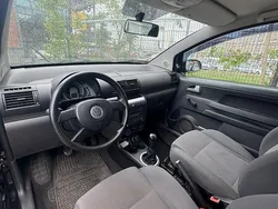 Schwarz Gebraucht 2006 VW Fox Kleinwagen | 1.950 €