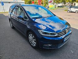 Blau Gebraucht 2015 VW Touran Highline Van / Kleinbus | 21.500 € (Fairer Preis)