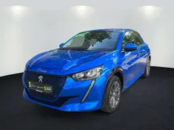 Blau/typ aussenverkleidung met Gebraucht 2021 Peugeot e-208 Allure Kleinwagen | 17.990 € (Fairer Preis)