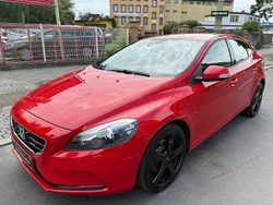 Rot Gebraucht 2013 Volvo V40 You! Kombi | 13.980 € (Etwas zu teuer)
