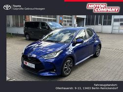 Nachtblau mica metallic Gebraucht 2022 Toyota Yaris Hybrid Basis Limousine | 19.990 € (Fairer Preis)