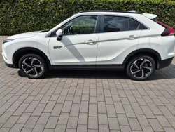 Weiß Gebraucht 2022 Mitsubishi Eclipse Cross Plus SUV | 21.660 € (Guter Preis)