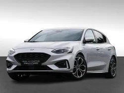 Silber Gebraucht 2020 Ford Focus ST-Line Limousine | 16.490 € (Guter Preis)