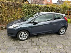 Blau Gebraucht 2014 Ford Fiesta Kleinwagen | 5.500 € (Etwas zu teuer)