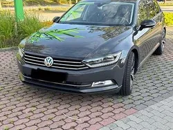 Grau Gebraucht 2015 VW Passat Comfortline Kombi | 14.000 €