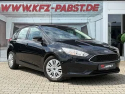 Schwarz Gebraucht 2015 Ford Focus Trend Limousine | 7.990 € (Etwas zu teuer)
