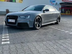 Grau Gebraucht 2013 Audi RS5 Design Coupé | 59.999 €