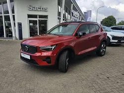 Rot Gebraucht 2024 Volvo XC40 Plus SUV | 37.990 € (Fairer Preis)