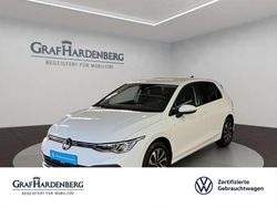 Pure white Gebraucht 2022 VW Golf Active Limousine | 21.333 € (Fairer Preis)