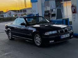 Blau Gebraucht 1998 BMW 318 Cabriolet Sport Line Cabrio | 9.350 € (Etwas zu teuer)