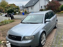 Silber Gebraucht 2003 Audi A4 Kombi | 2.300 € (Fairer Preis)