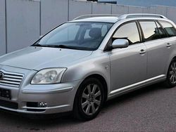 Silber Gebraucht 2003 Toyota Avensis Kombi | 1.200 € (Fairer Preis)