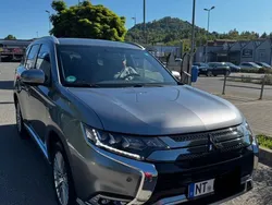 Grau Gebraucht 2021 Mitsubishi Outlander P-HEV Plus SUV | 21.800 € (Fairer Preis)