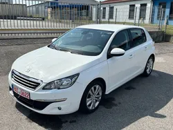 Weiß Gebraucht 2013 Peugeot 308 Active Limousine | 4.099 € (Superpreis)