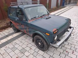 Grün Gebraucht 2006 Lada niva SUV | 1.399 € (Fairer Preis)