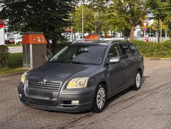 Andere farben Gebraucht 2004 Toyota Avensis Kombi | 1.500 € (Guter Preis)