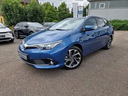 Denimblau metallic Gebraucht 2015 Toyota Auris Hybrid Plus | 14.990 € (Fairer Preis)