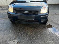 Blau Gebraucht 2005 Ford Fusion Kleinwagen | 2.100 € (Fairer Preis)