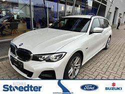 Weiß Gebraucht 2022 BMW 330e Performance Kombi | 36.749 € (Fairer Preis)