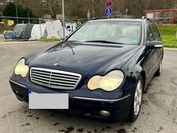 Blau Gebraucht 2001 Mercedes C270 Elegance Kombi | 2.900 € (Etwas zu teuer)