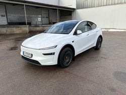 Weiß Gebraucht 2025 Tesla Model Y Long Range AWD SUV | 51.500 € (Etwas zu teuer)
