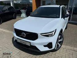 Blau Gebraucht 2024 Volvo XC40 Plus SUV | 37.950 € (Fairer Preis)