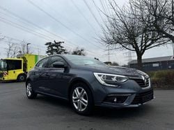 Grau Gebraucht 2016 Renault Mégane IV Experience Limousine | 7.490 € (Fairer Preis)