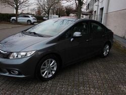 Grau Gebraucht 2012 Honda Civic Limousine | 8.450 €