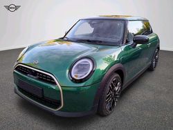 Grün Gebraucht 2024 Mini Cooper Favoured Kleinwagen | 28.397 € (Fairer Preis)
