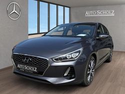 Grau Gebraucht 2017 Hyundai i30 Intro Edition Limousine | 10.987 € (Guter Preis)