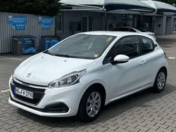 Gebraucht 2016 Peugeot 208 Active Kleinwagen | 7.300 € (Etwas zu teuer)