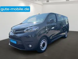 Schwarz black Gebraucht 2023 Toyota Proace Comfort Van | 37.990 € (Teuer)