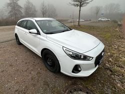 Weiß Gebraucht 2018 Hyundai i30 Trend Kombi | 10.900 € (Guter Preis)